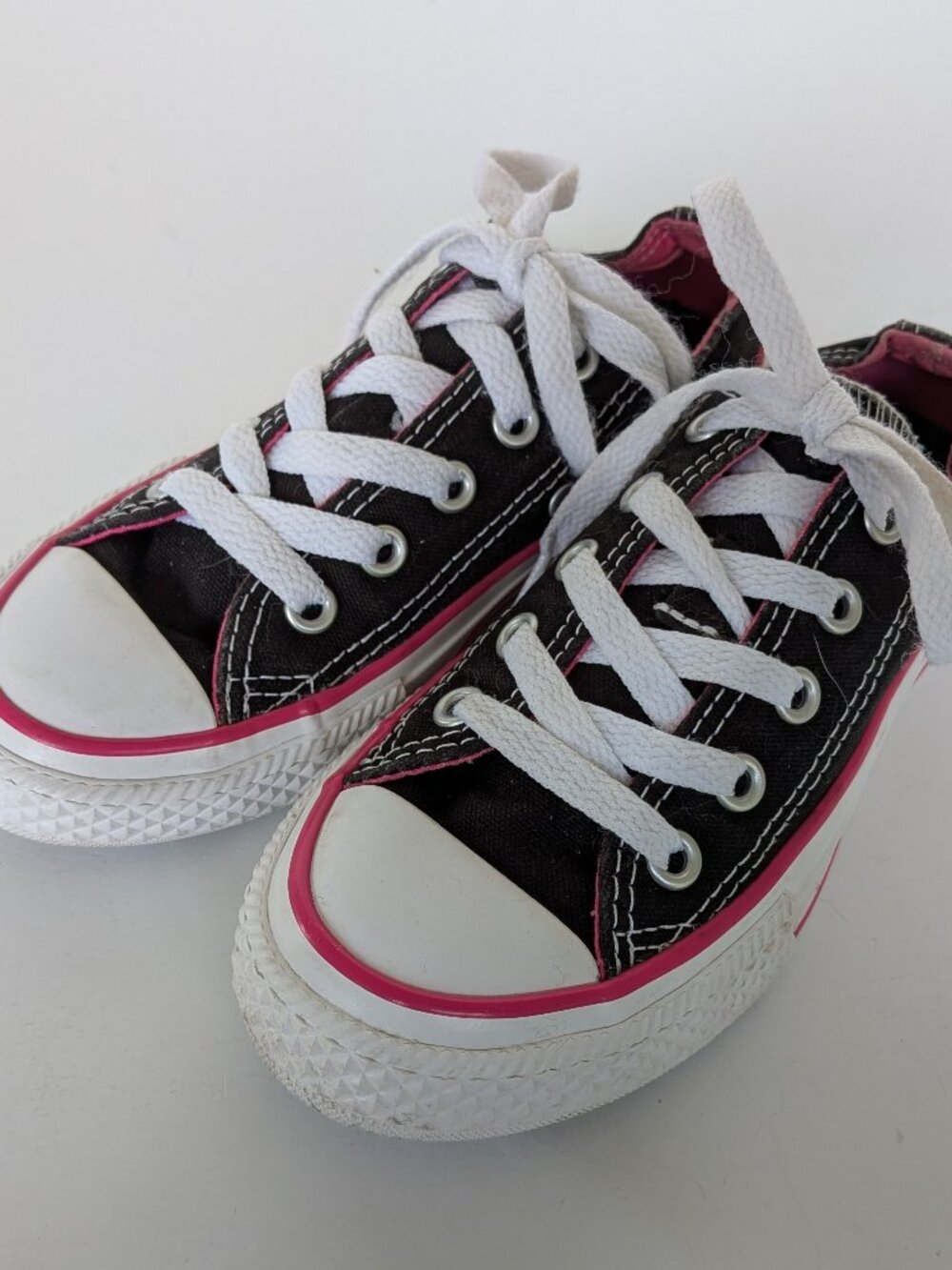 Girls Converse All Star Black and Pink Low Top Sneakers - Kids size 11